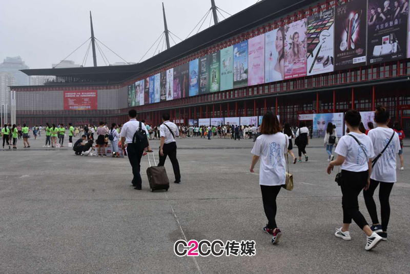 祛斑神器芊小白，如何在鄭州美博會上脫穎而出(圖1)