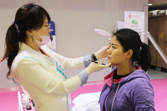 北京美博會《瑯泰姆蘭》化妝培訓技術機器現世(圖5)