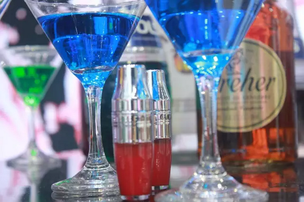 第45屆美博會圓滿落幕，古瓷搖搖小酒瓶(圖3)