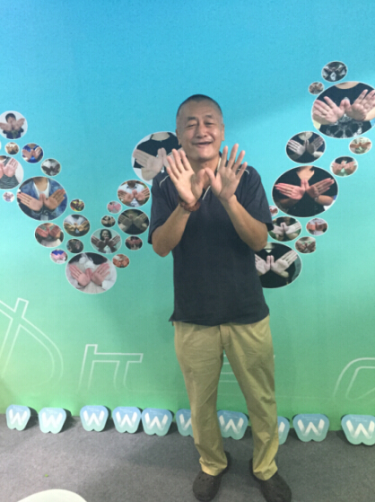 微商社區(qū)美博會重磅發(fā)布 神秘用戶震驚全場(圖2)