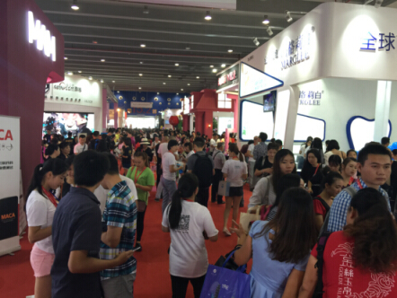 微商社區(qū)美博會重磅發(fā)布 神秘用戶震驚全場(圖1)